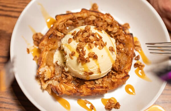 FRESH BAKED APPLE PIE